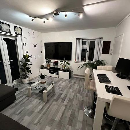 1-Bed Flat With Fast Wi-Fi In Prime Location 15Mins From Central Londres Exterior foto